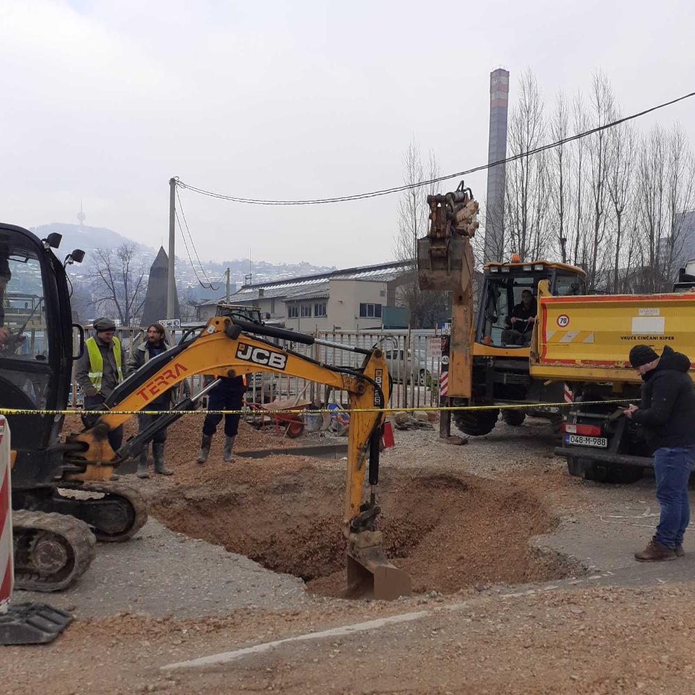 Služba održavanja kanalizacione mreže i objekata:  RADOVI NA KANALIZACIONOJ MREŽI