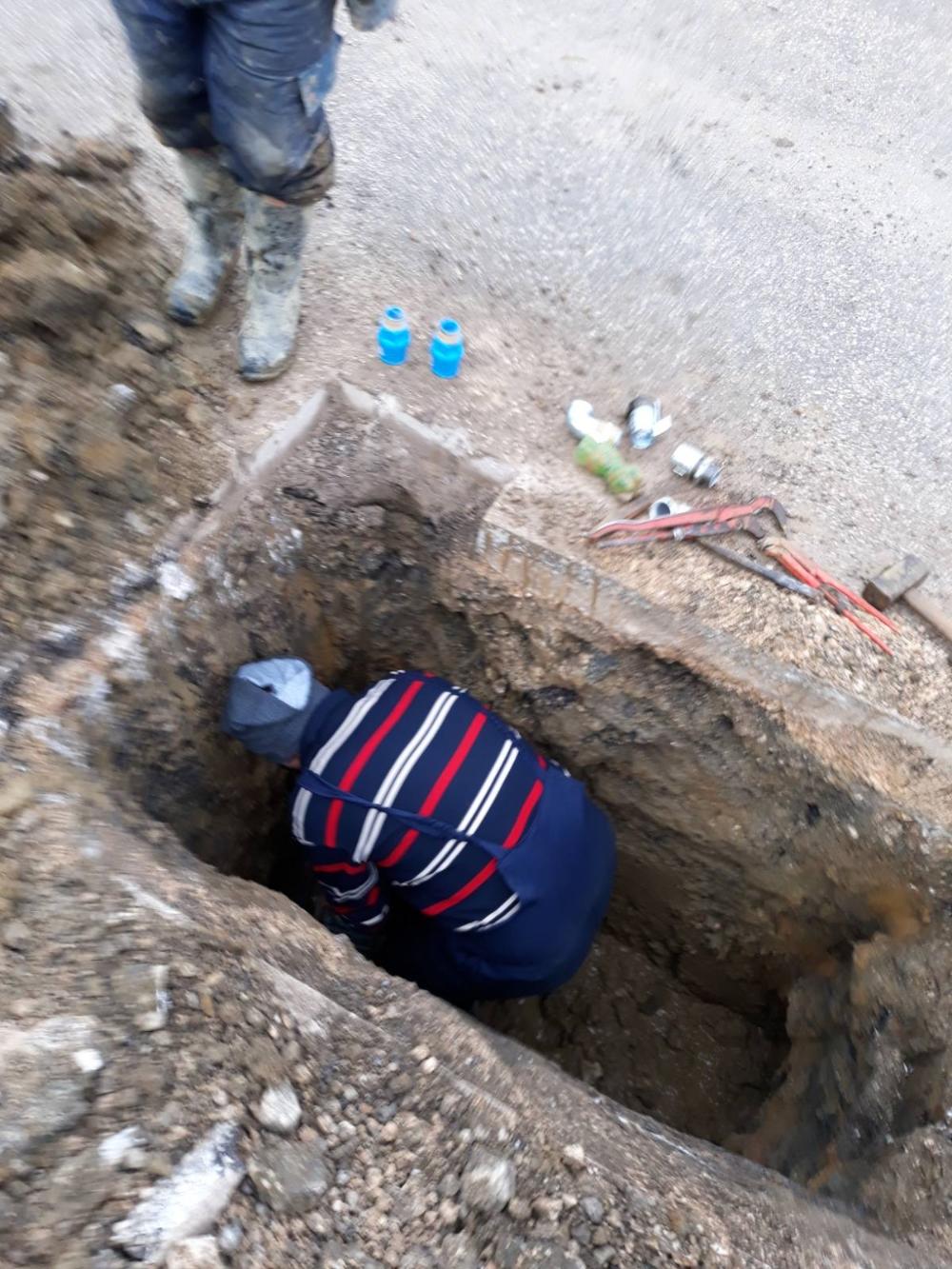 Služba za održavanje vodovodne mreže i objekata:  RADOVI NA VODOVODNOJ MREŽI