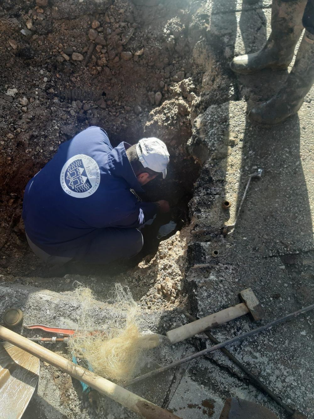 Služba za održavanje vodovodne mreže i objekata:  RADOVI NA VODOVODNOJ MREŽI