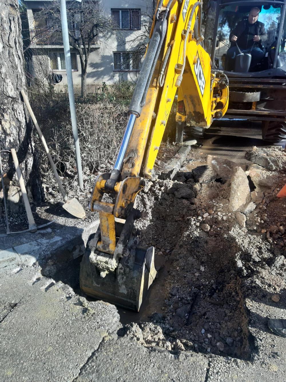 Služba za održavanje vodovodne mreže i objekata:  RADOVI NA VODOVODNOJ MREŽI