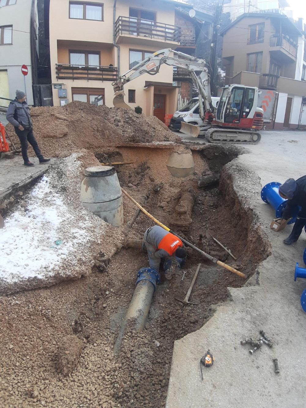 Služba za održavanje vodovodne mreže i objekata:  RADOVI NA VODOVODNOJ MREŽI