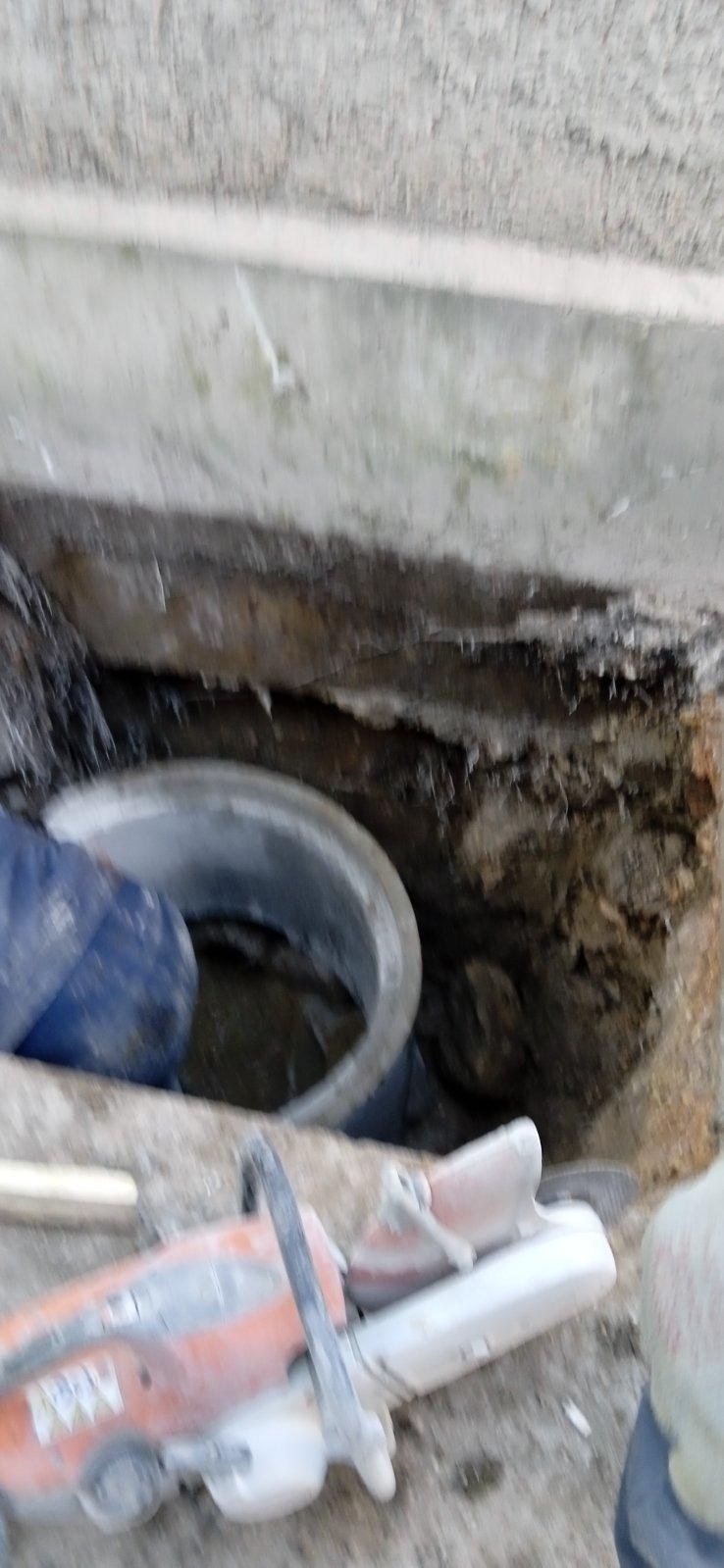 Služba održavanja kanalizacione mreže i objekata: RADOVI NA KANALIZACIONOJ MREŽI