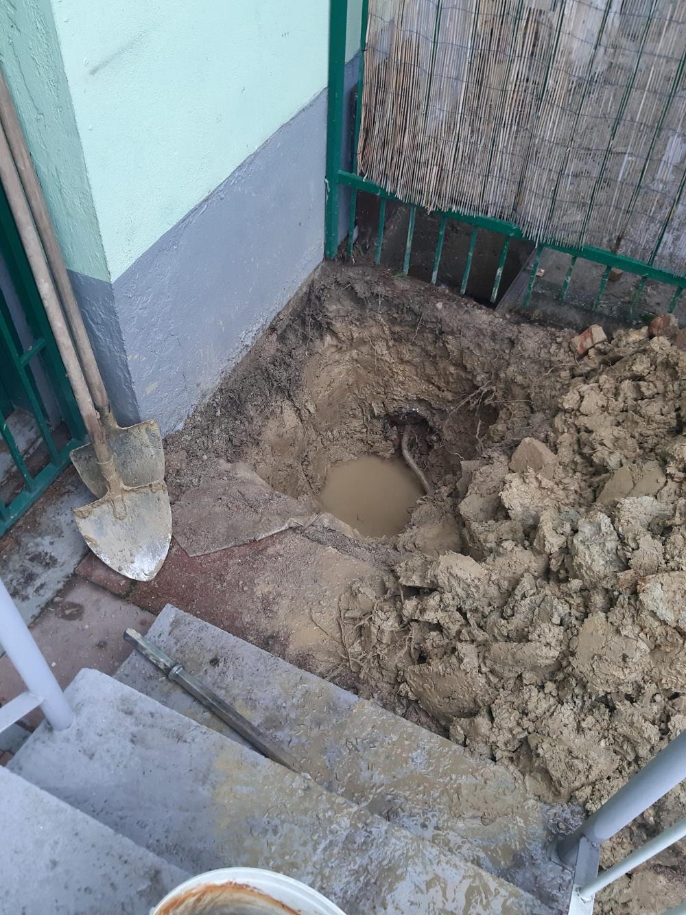 Služba za održavanje vodovodne mreže i objekata:  RADOVI NA VODOVODNOJ MREŽI