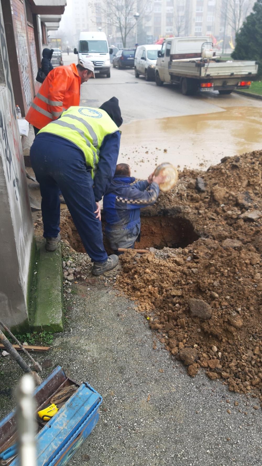 Služba za održavanje vodovodne mreže i objekata:  RADOVI NA VODOVODNOJ MREŽI