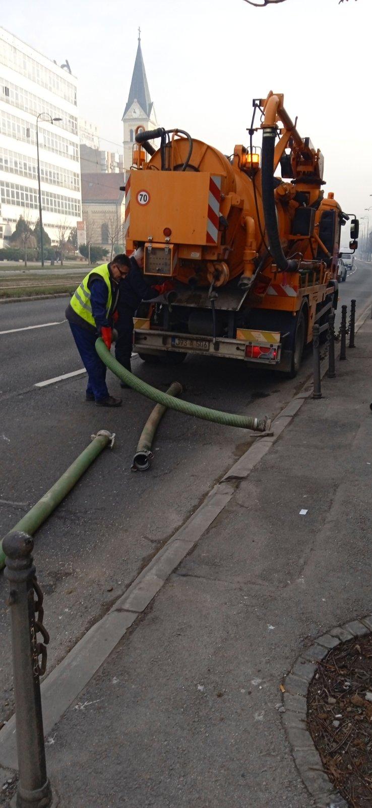 Služba održavanja kanalizacione mreže i objekata: RADOVI NA KANALIZACIONOJ MREŽI
