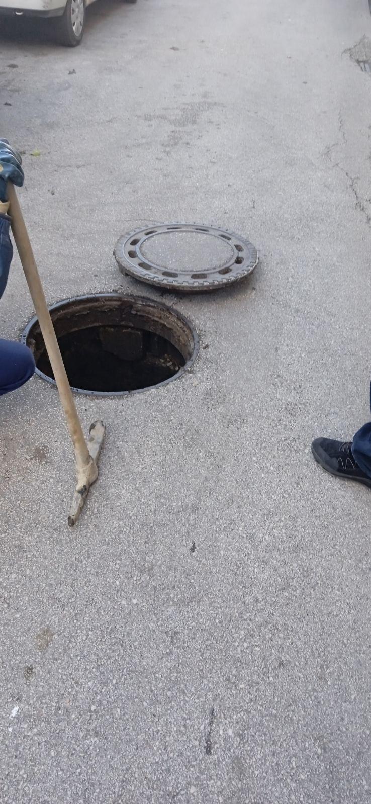 Služba održavanja kanalizacione mreže i objekata: RADOVI NA KANALIZACIONOJ MREŽI