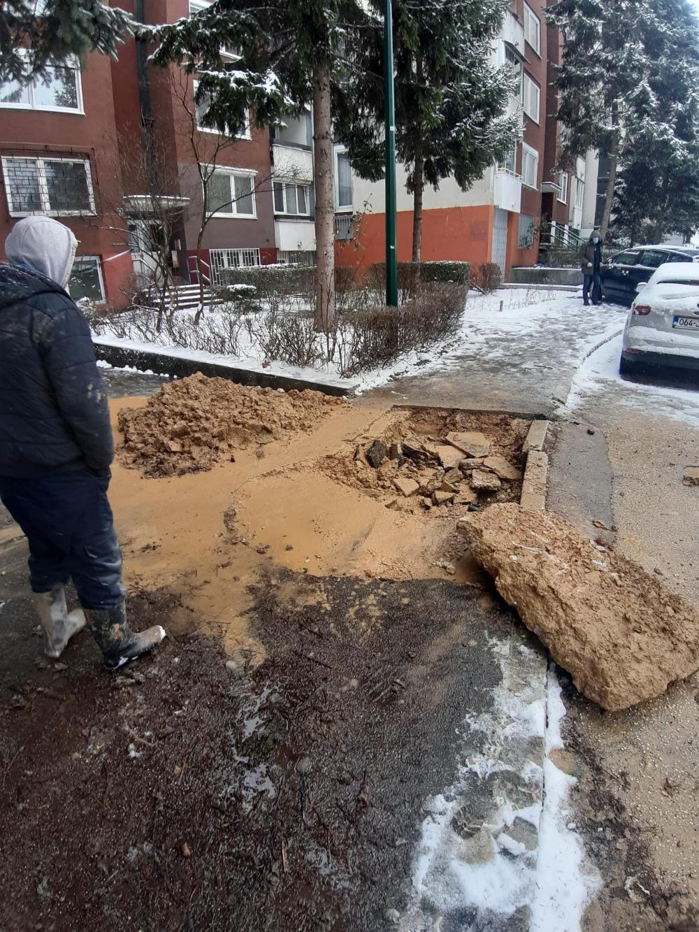 Služba za održavanje vodovodne mreže i objekata:  RADOVI NA VODOVODNOJ MREŽI