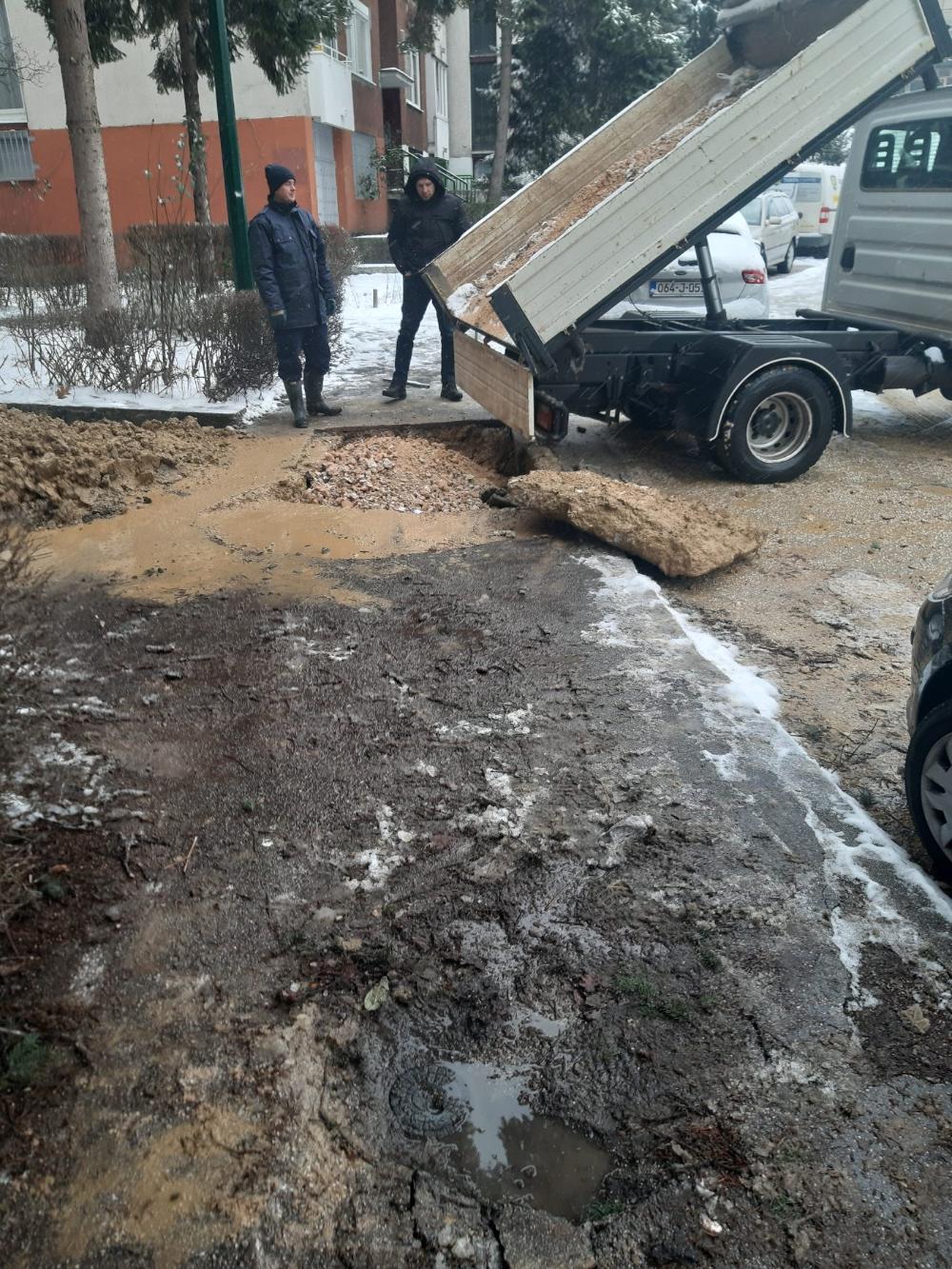Služba za održavanje vodovodne mreže i objekata:  RADOVI NA VODOVODNOJ MREŽI