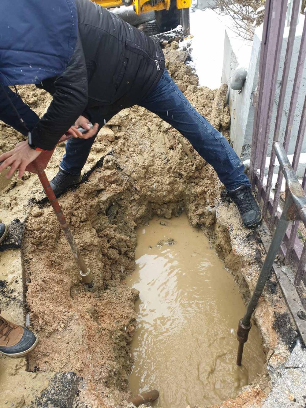 Služba za održavanje vodovodne mreže i objekata:  RADOVI NA VODOVODNOJ MREŽI