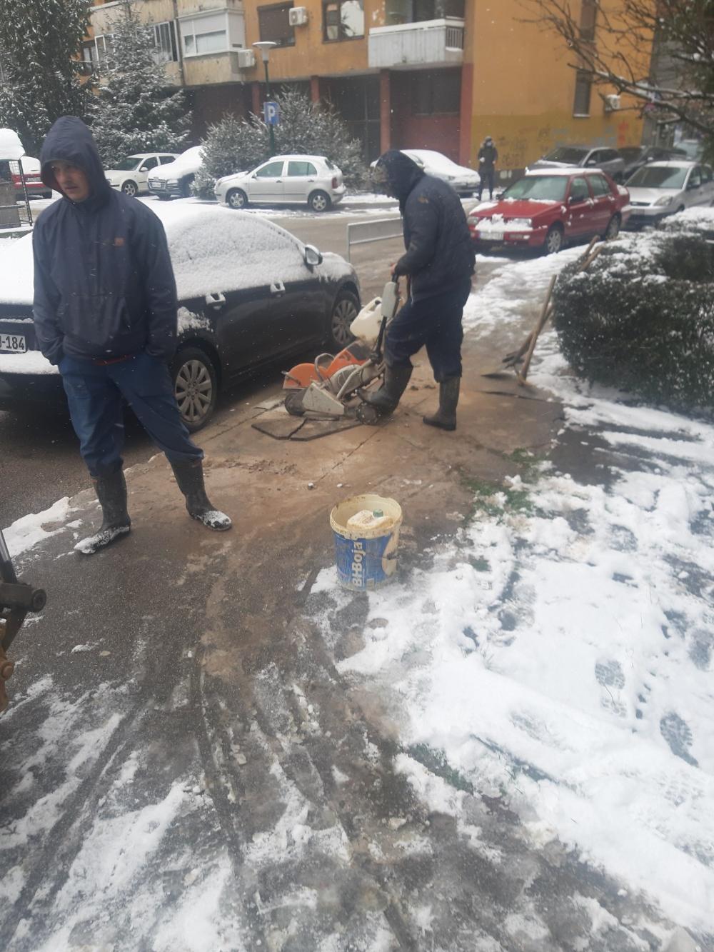 Služba za održavanje vodovodne mreže i objekata:  RADOVI NA VODOVODNOJ MREŽI