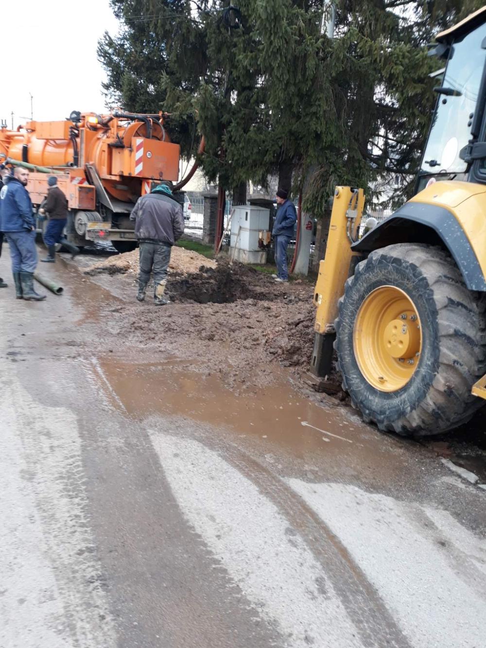 Služba za održavanje vodovodne mreže i objekata:  RADOVI NA VODOVODNOJ MREŽI