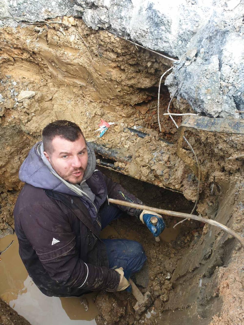 Služba za održavanje vodovodne mreže i objekata:  RADOVI NA VODOVODNOJ MREŽI