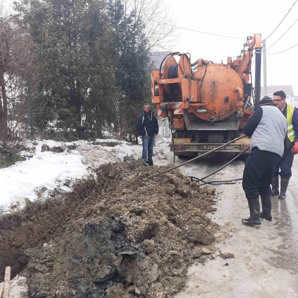 Služba održavanja kanalizacione mreže i objekata: RADOVI NA KANALIZACIONOJ MREŽI