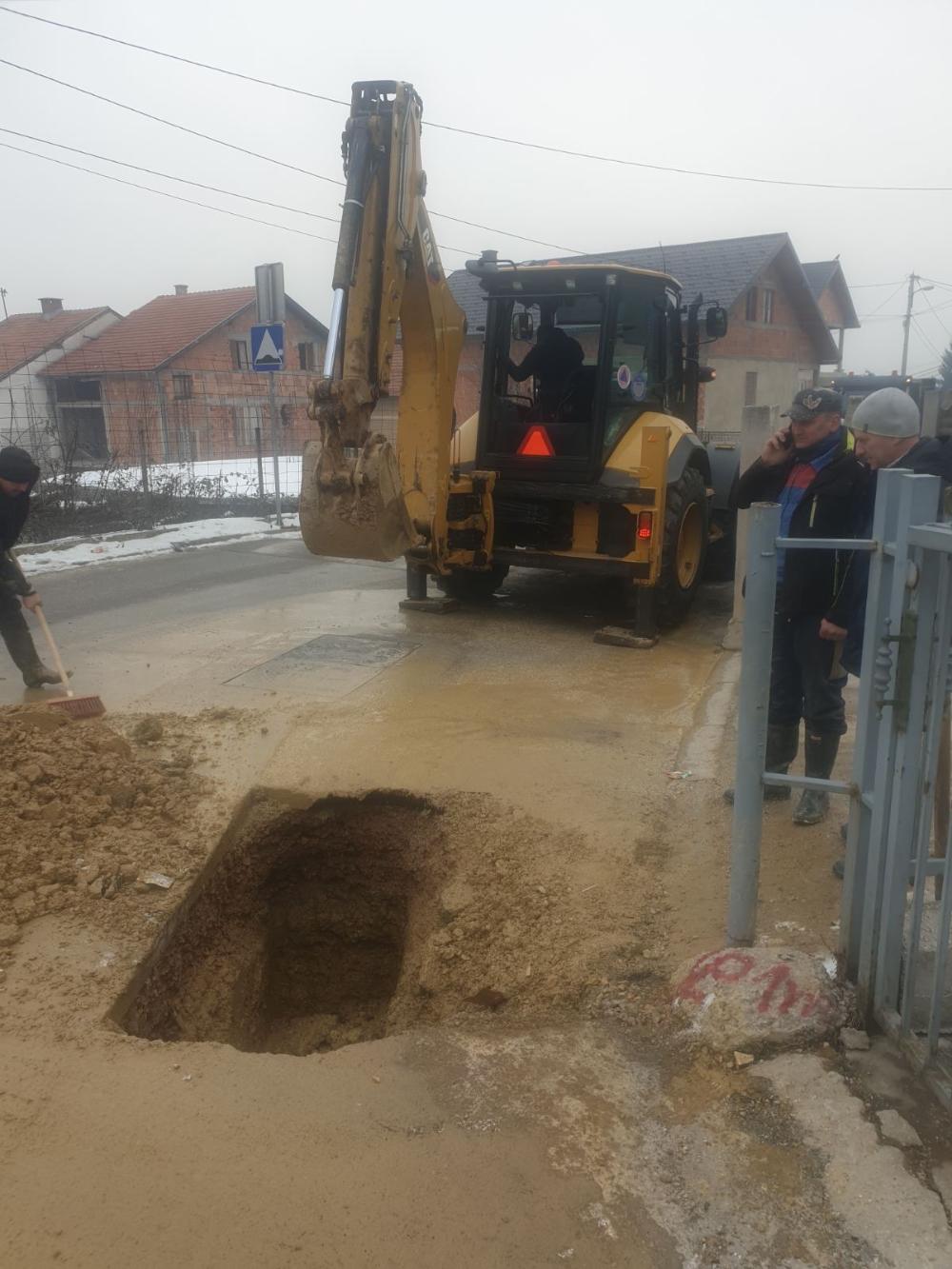 Služba za održavanje vodovodne mreže i objekata:  POPRAVKE KVAROVA NA VODOVODNOJ MREŽI