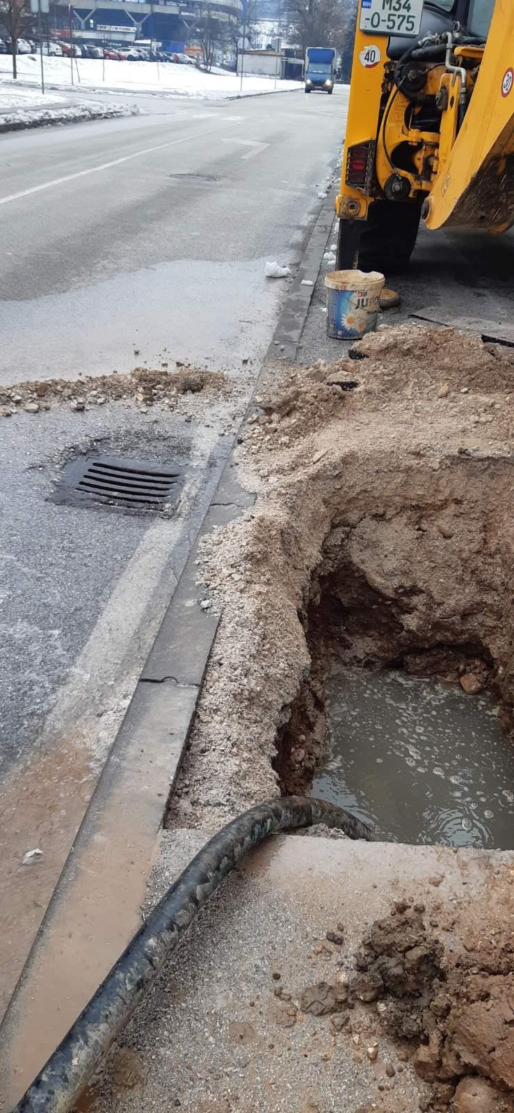 Služba za održavanje vodovodne mreže i objekata:  RADOVI NA VODOVODNOJ MREŽI
