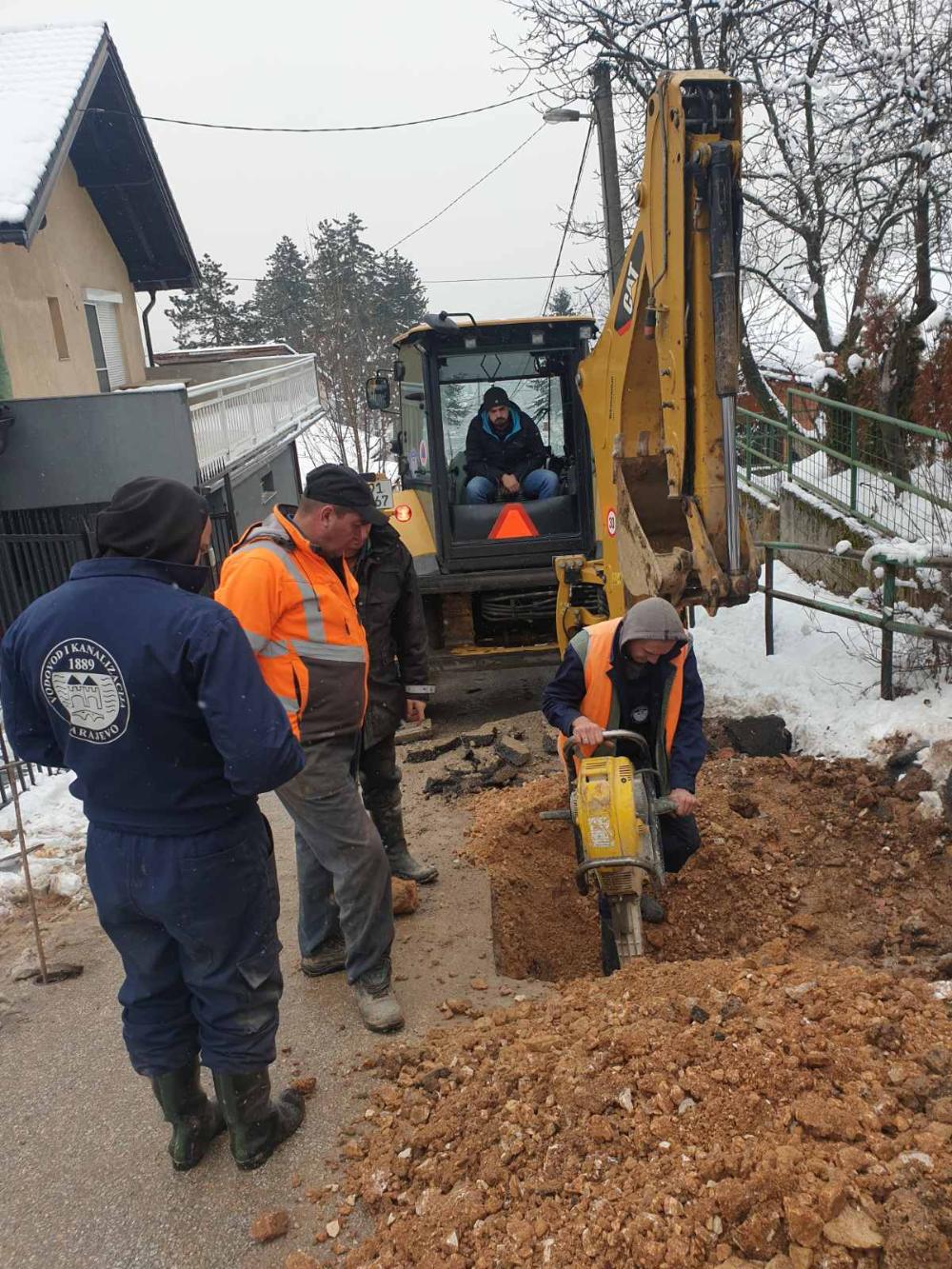 Služba za održavanje vodovodne mreže i objekata:  RADOVI NA VODOVODNOJ MREŽI