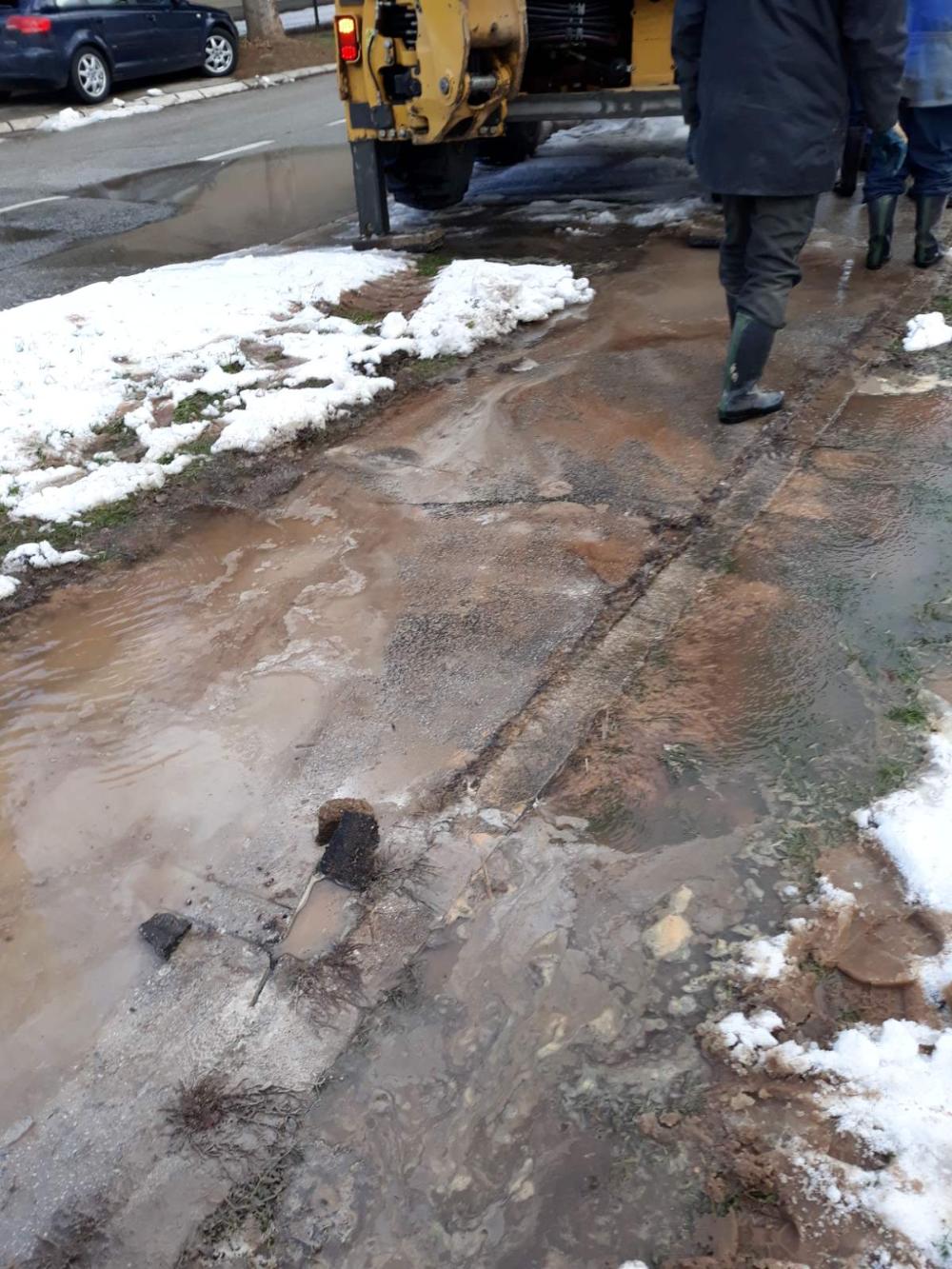 Služba za održavanje vodovodne mreže i objekata:  RADOVI NA VODOVODNOJ MREŽI