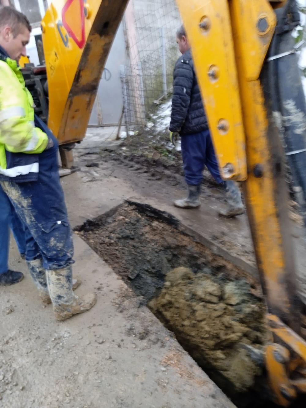 Služba održavanja kanalizacione mreže i objekata: RADOVI NA KANALIZACIONOJ MREŽI