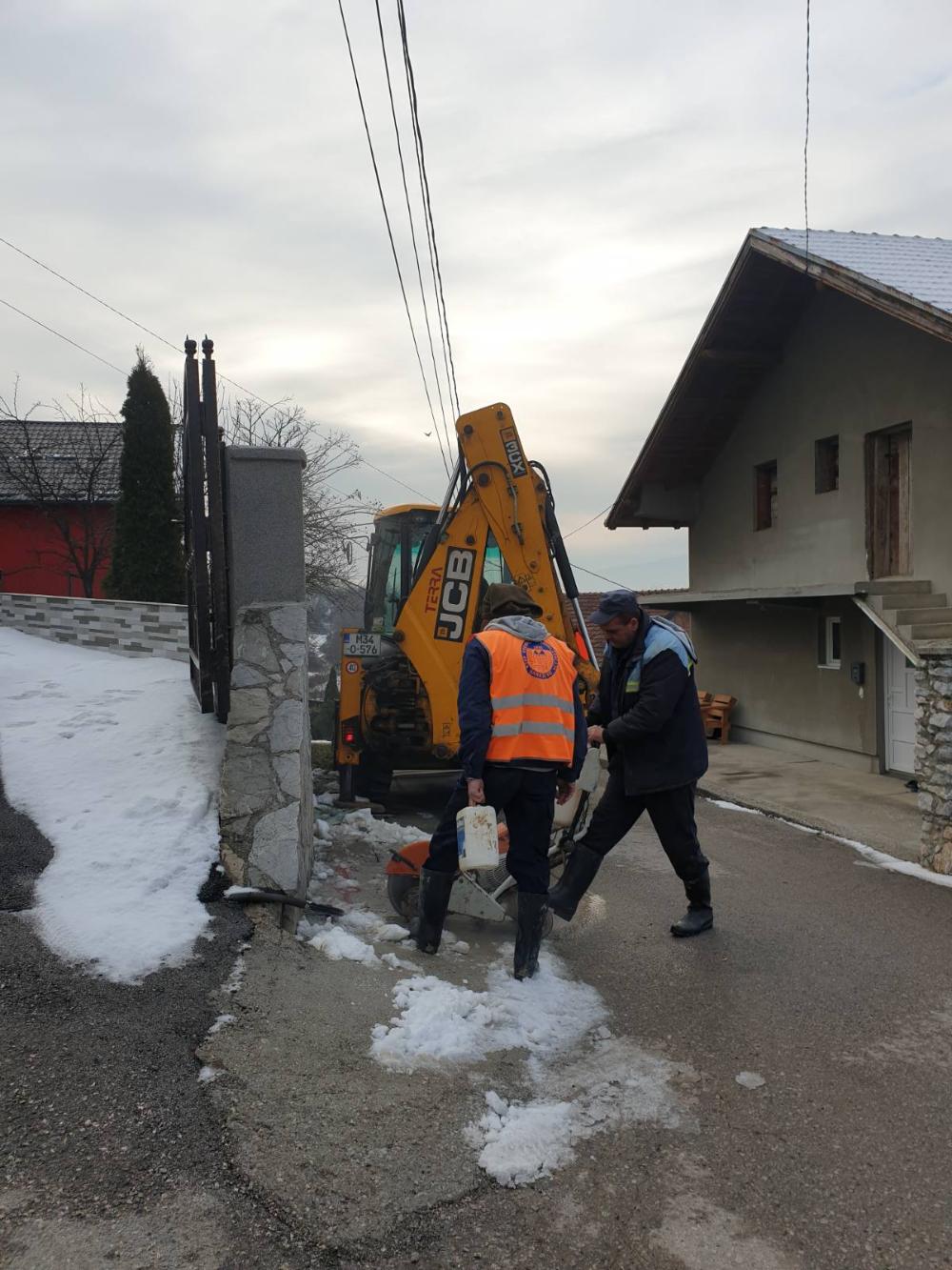 Služba za održavanje vodovodne mreže i objekata:  POPRAVKE KVAROVA NA VODOVODNOJ MREŽI