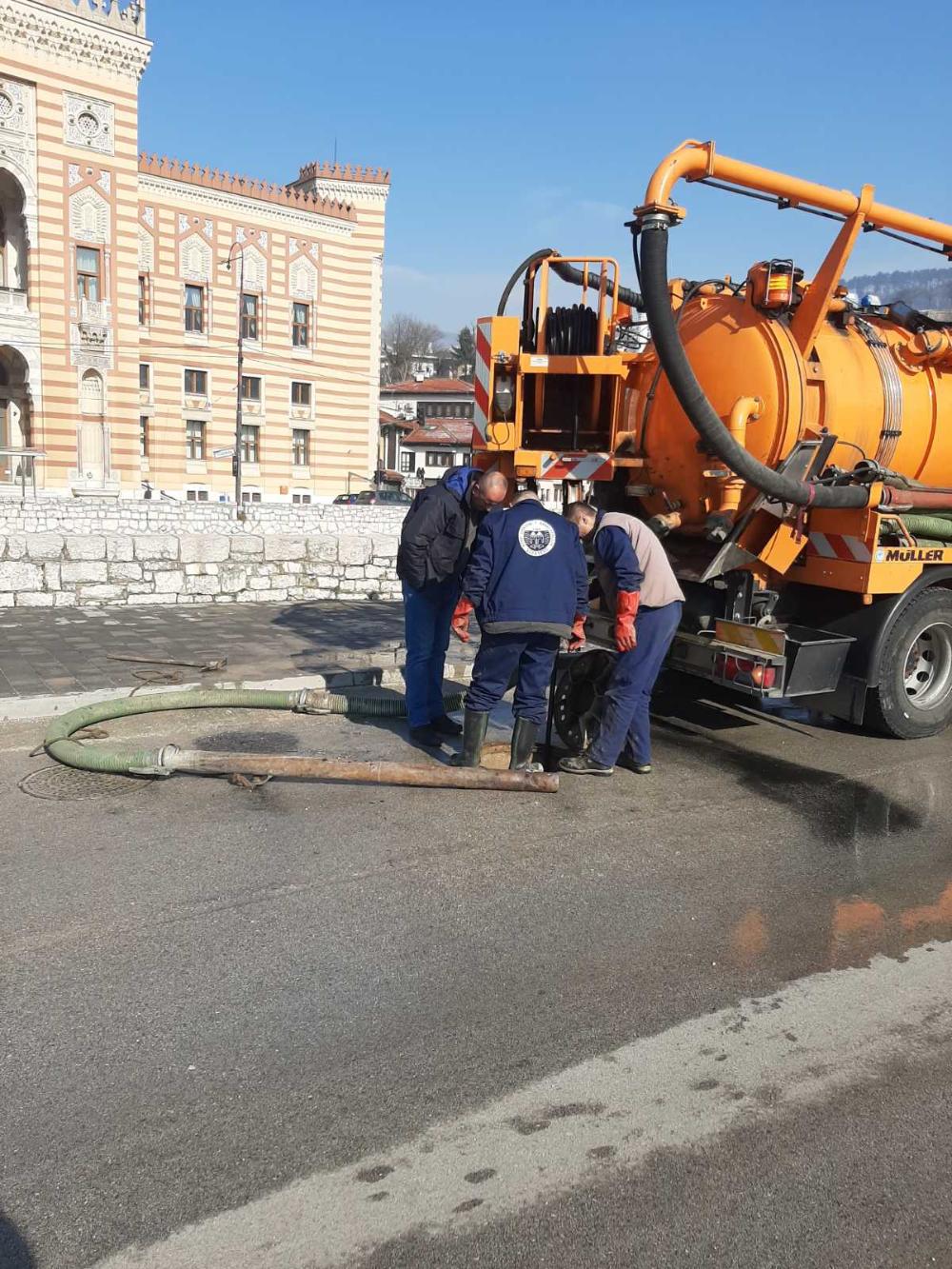 Služba održavanja kanalizacione mreže i objekata: RADOVI NA KANALIZACIONOJ MREŽI