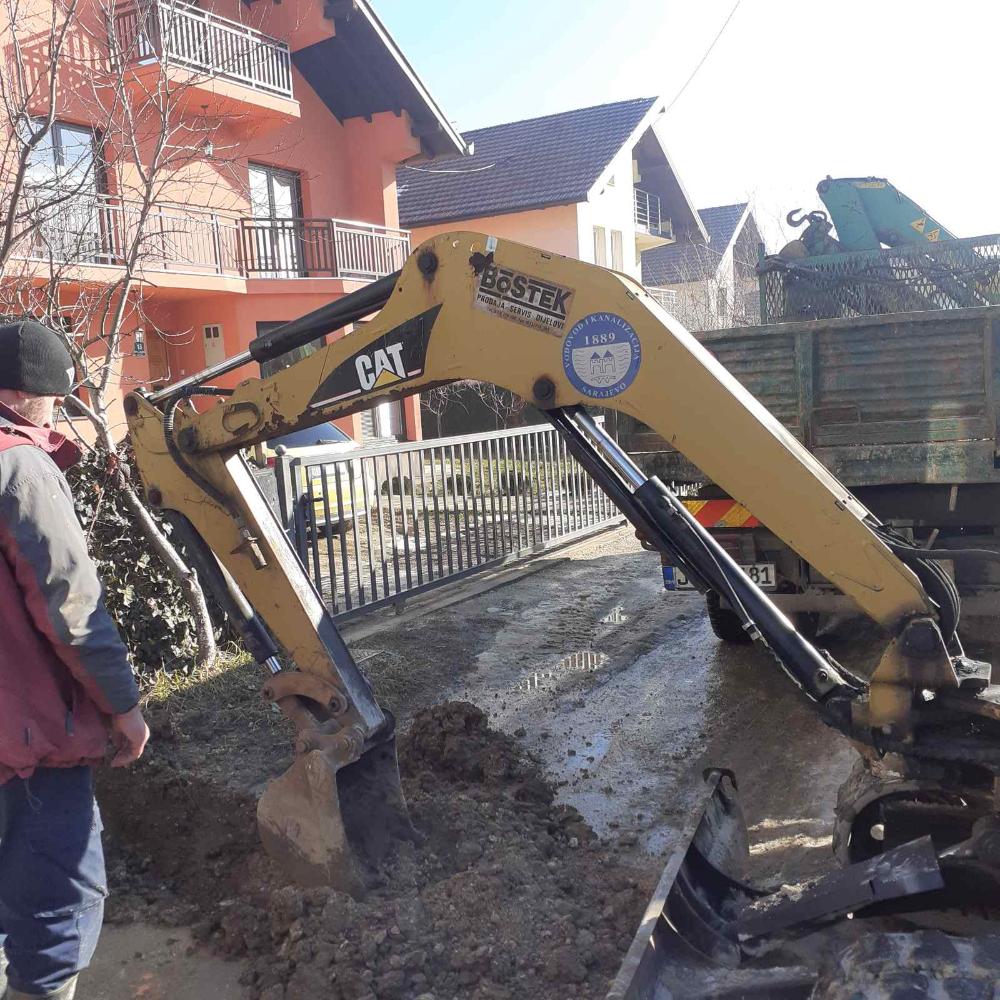 Služba održavanja kanalizacione mreže i objekata: RADOVI NA KANALIZACIONOJ MREŽI