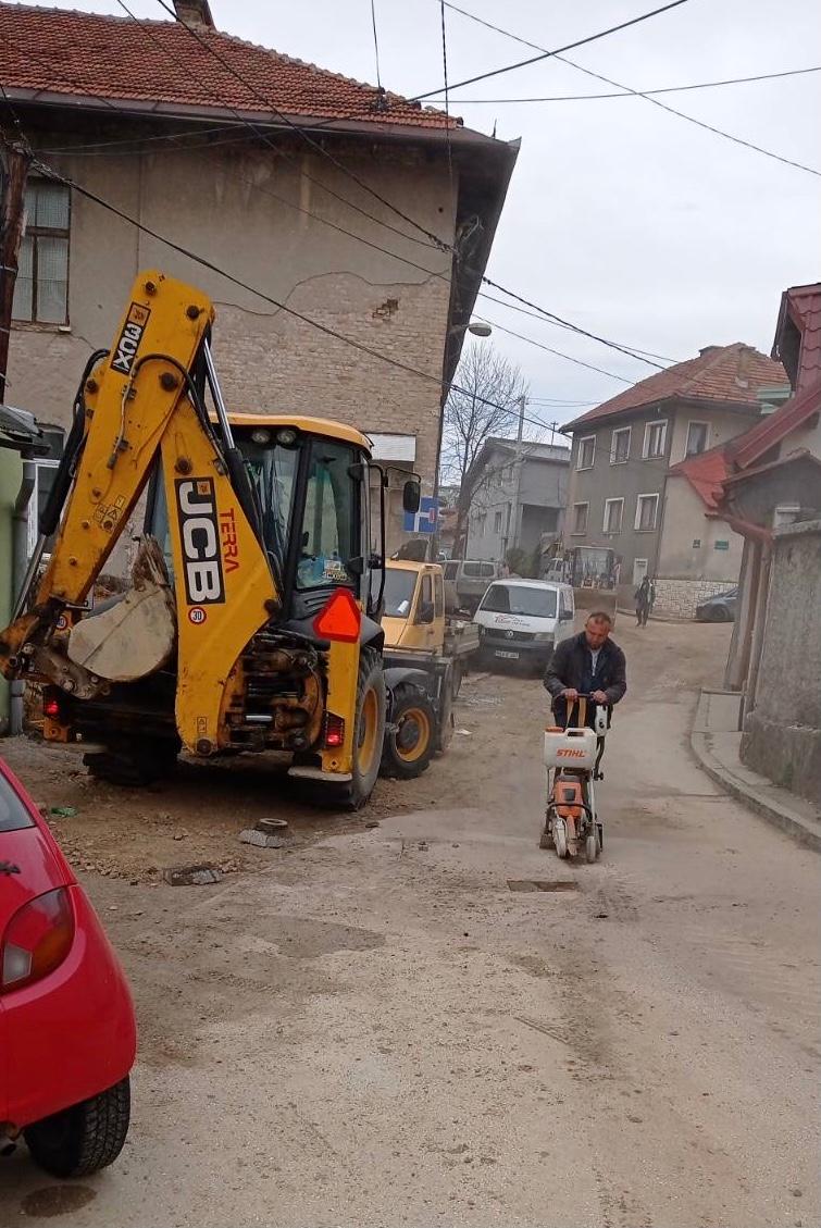 Služba za održavanje vodovodne mreže i objekata:  RADOVI NA VODOVODNOJ MREŽI