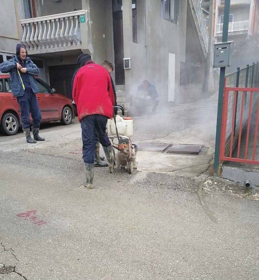 Služba za održavanje vodovodne mreže i objekata:  RADOVI NA VODOVODNOJ MREŽI