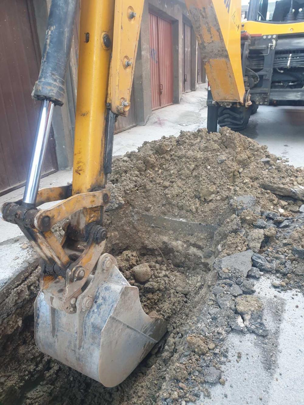 Služba za održavanje vodovodne mreže i objekata:  RADOVI NA VODOVODNOJ MREŽI
