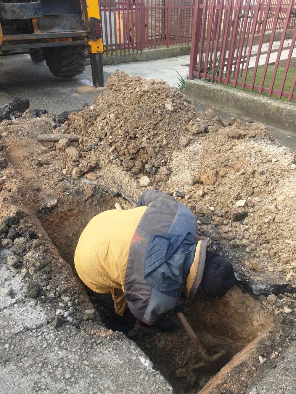 Služba za održavanje vodovodne mreže i objekata:  RADOVI NA VODOVODNOJ MREŽI