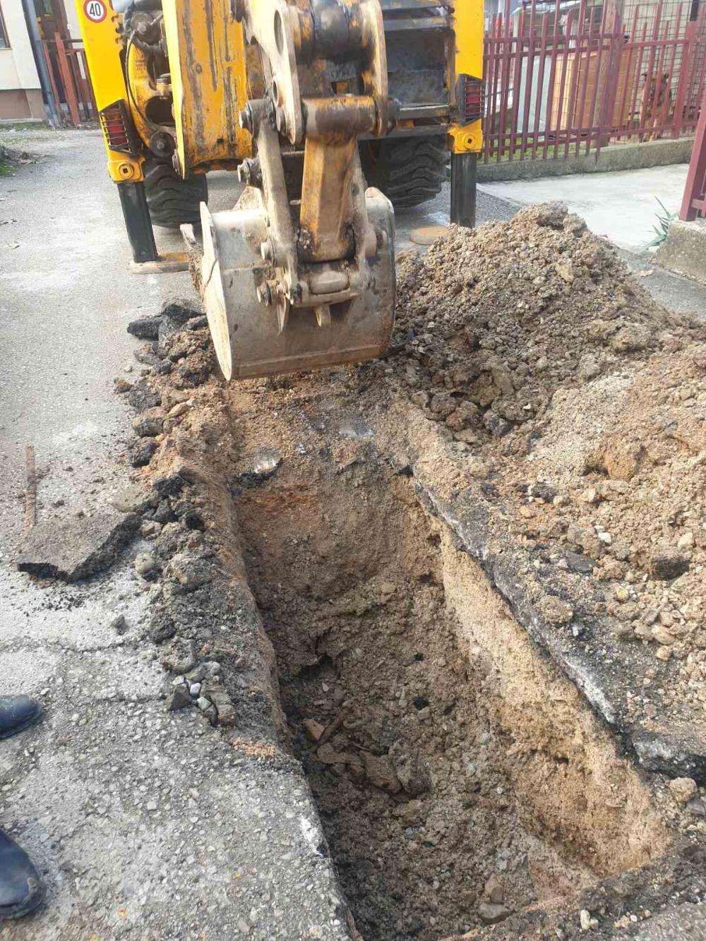 Služba za održavanje vodovodne mreže i objekata:  RADOVI NA VODOVODNOJ MREŽI