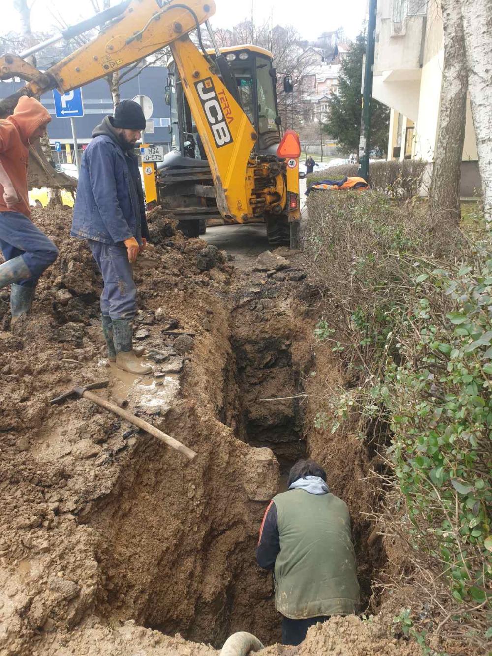 Služba za održavanje vodovodne mreže i objekata:  RADOVI NA VODOVODNOJ MREŽI