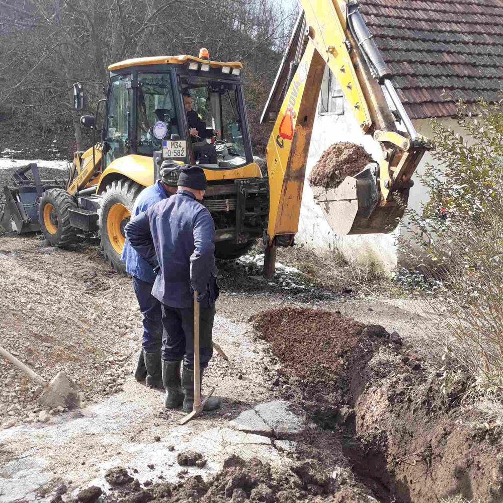 Služba održavanja kanalizacione mreže i objekata: RADOVI NA KANALIZACIONOJ MREŽI