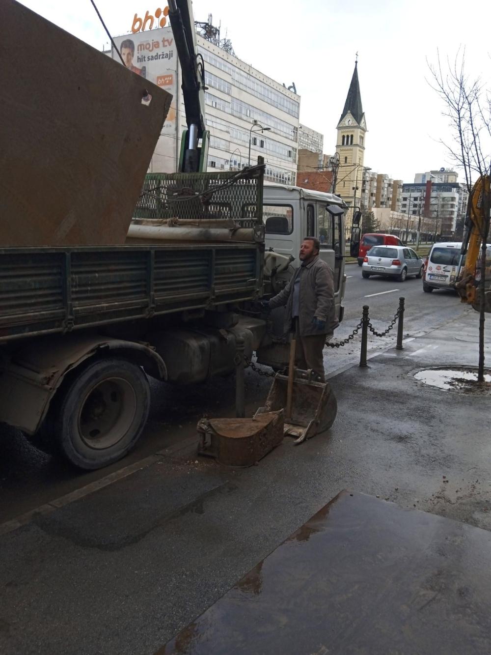 Služba održavanja kanalizacione mreže i objekata: RADOVI NA KANALIZACIONOJ MREŽI