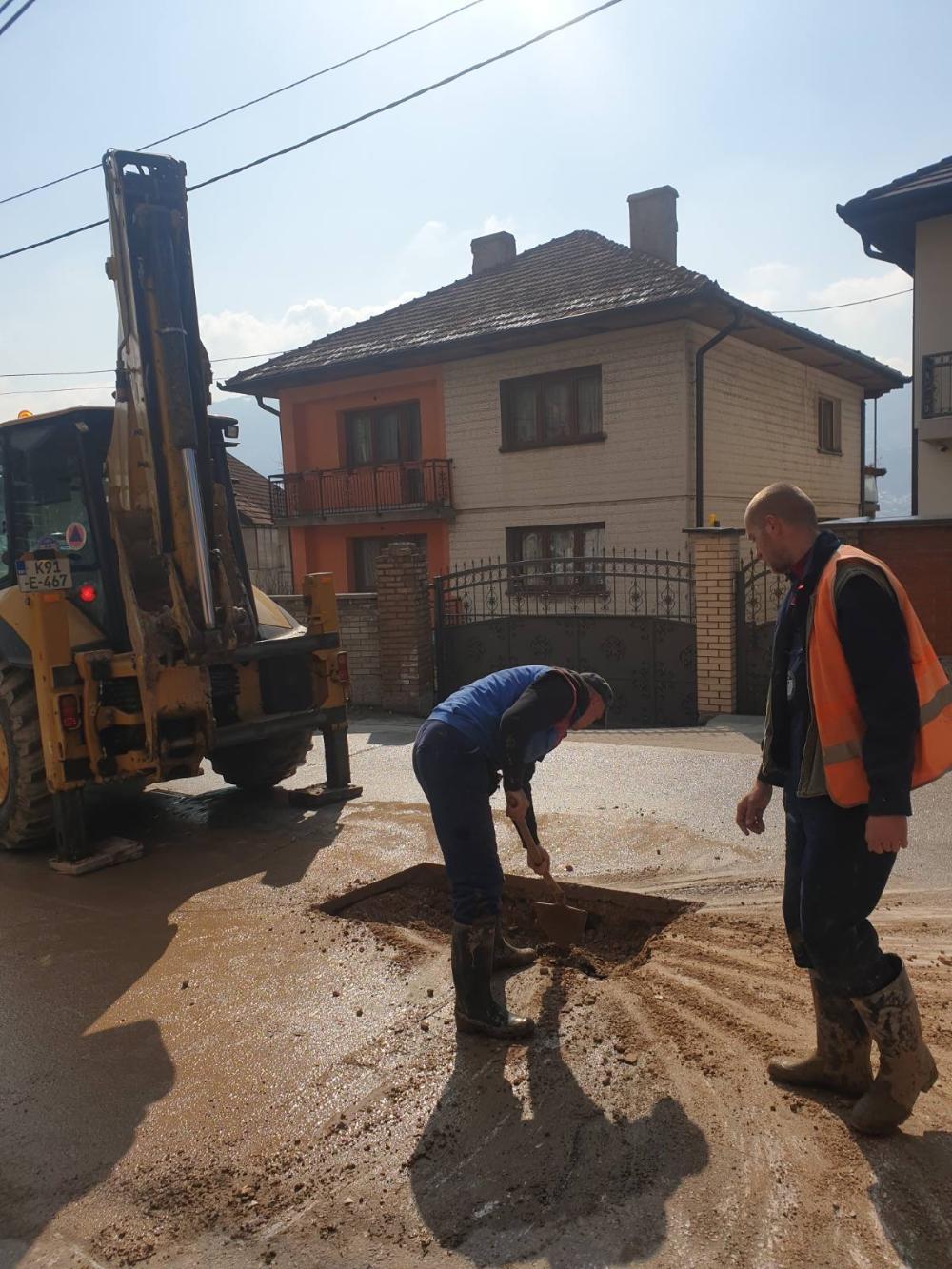 Služba za održavanje vodovodne mreže i objekata:  RADOVI NA VODOVODNOJ MREŽI