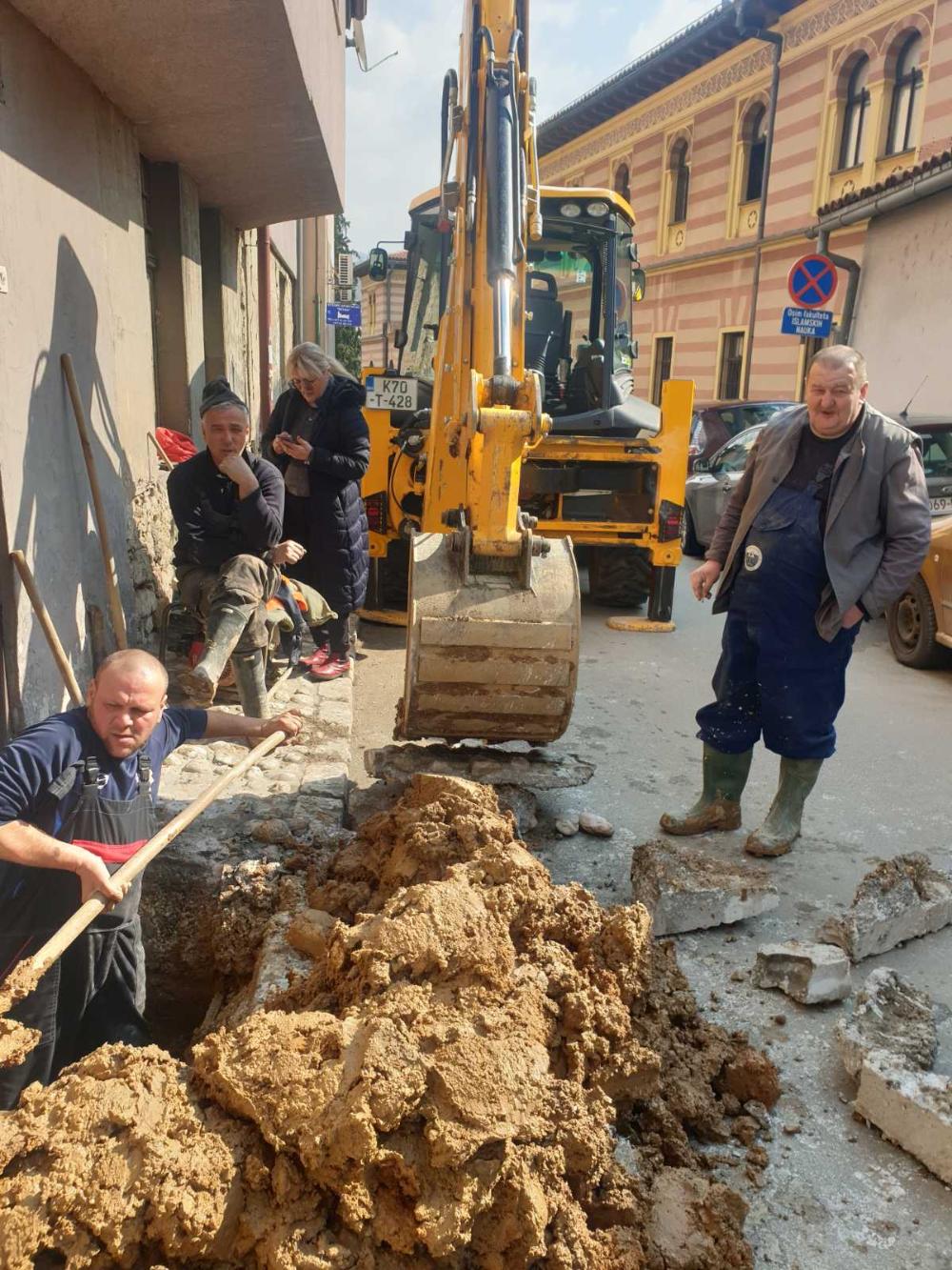 Služba za održavanje vodovodne mreže i objekata:  RADOVI NA VODOVODNOJ MREŽI