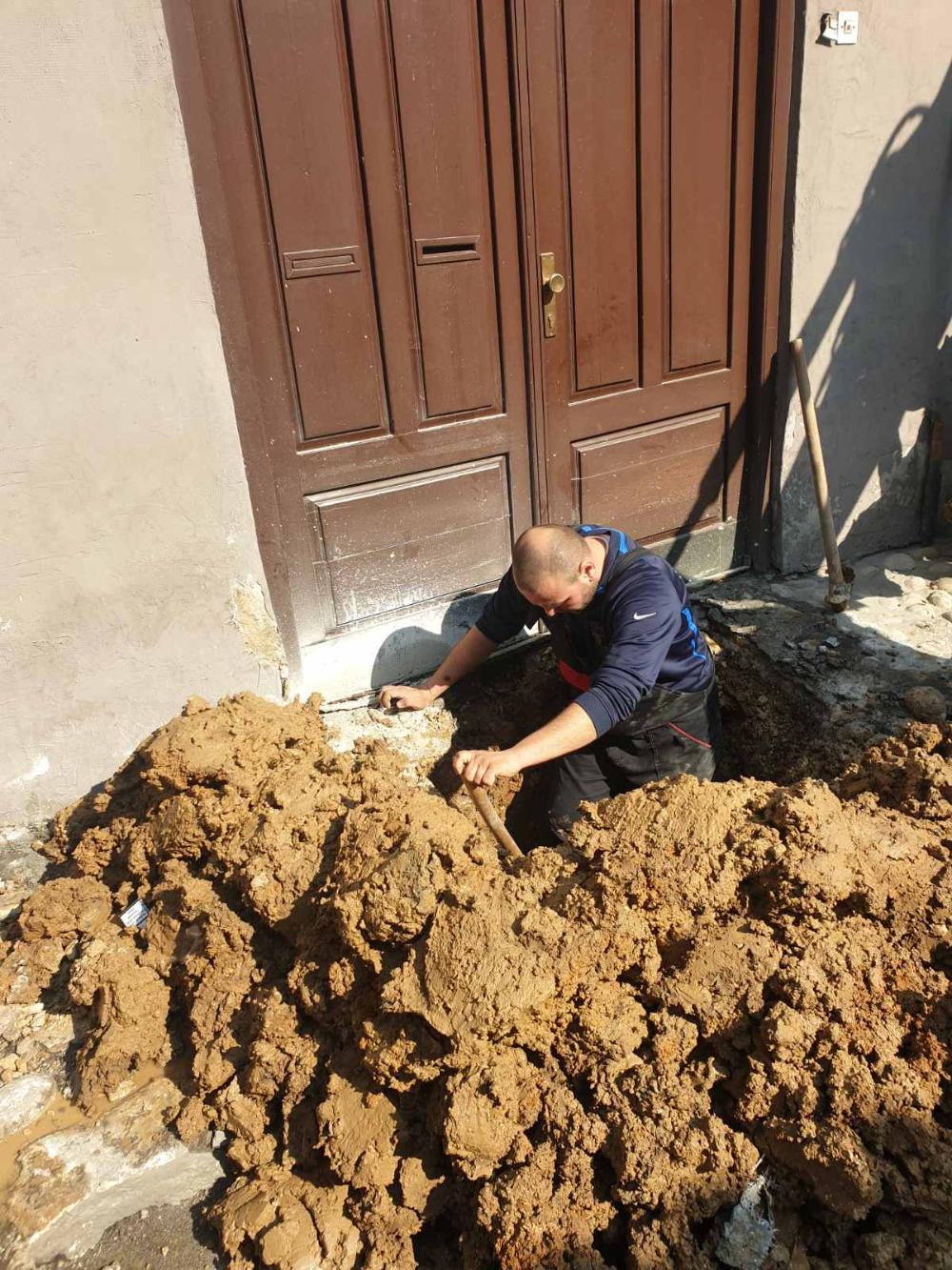 Služba za održavanje vodovodne mreže i objekata:  RADOVI NA VODOVODNOJ MREŽI