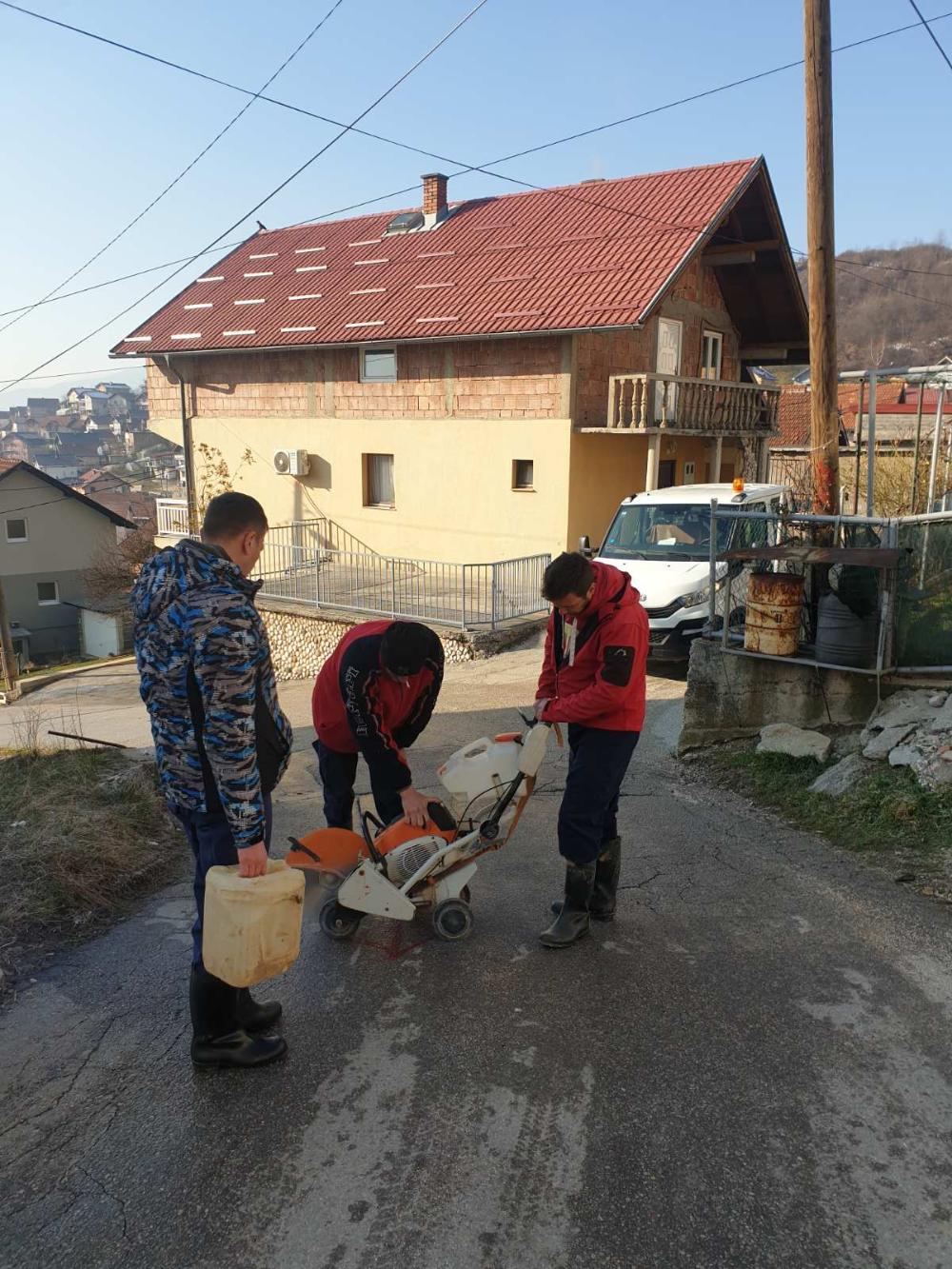 Služba za održavanje vodovodne mreže i objekata:  RADOVI NA VODOVODNOJ MREŽI