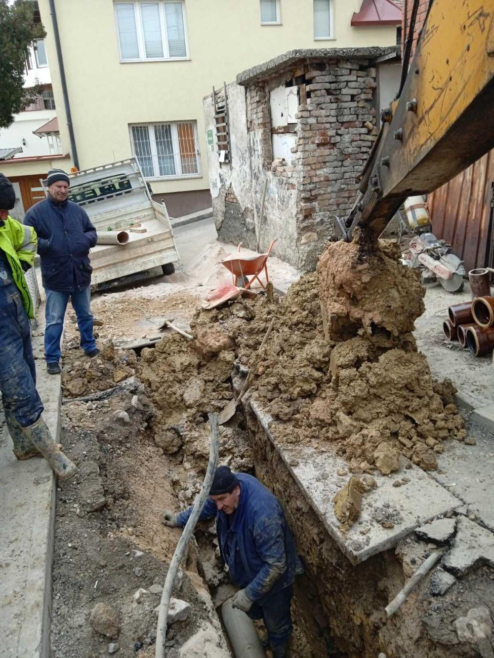 Služba održavanja kanalizacione mreže i objekata: RADOVI NA KANALIZACIONOJ MREŽI