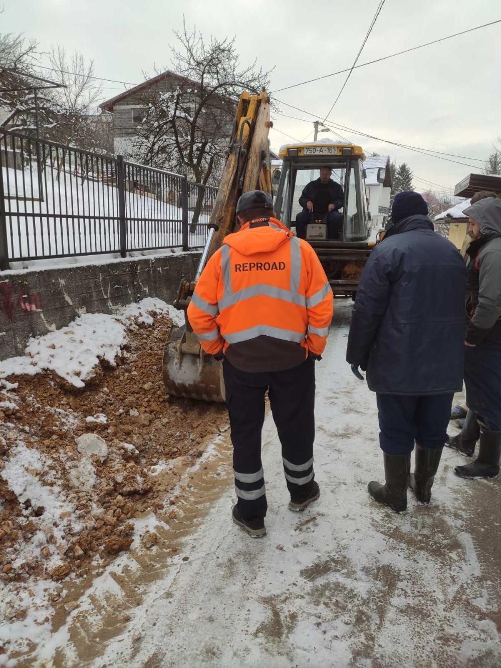 Služba za održavanje vodovodne mreže i objekata:  RADOVI NA VODOVODNOJ MREŽI