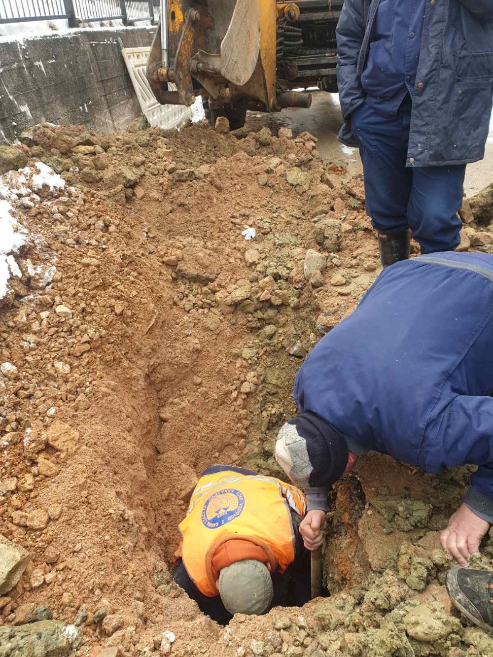 Služba za održavanje vodovodne mreže i objekata:  RADOVI NA VODOVODNOJ MREŽI