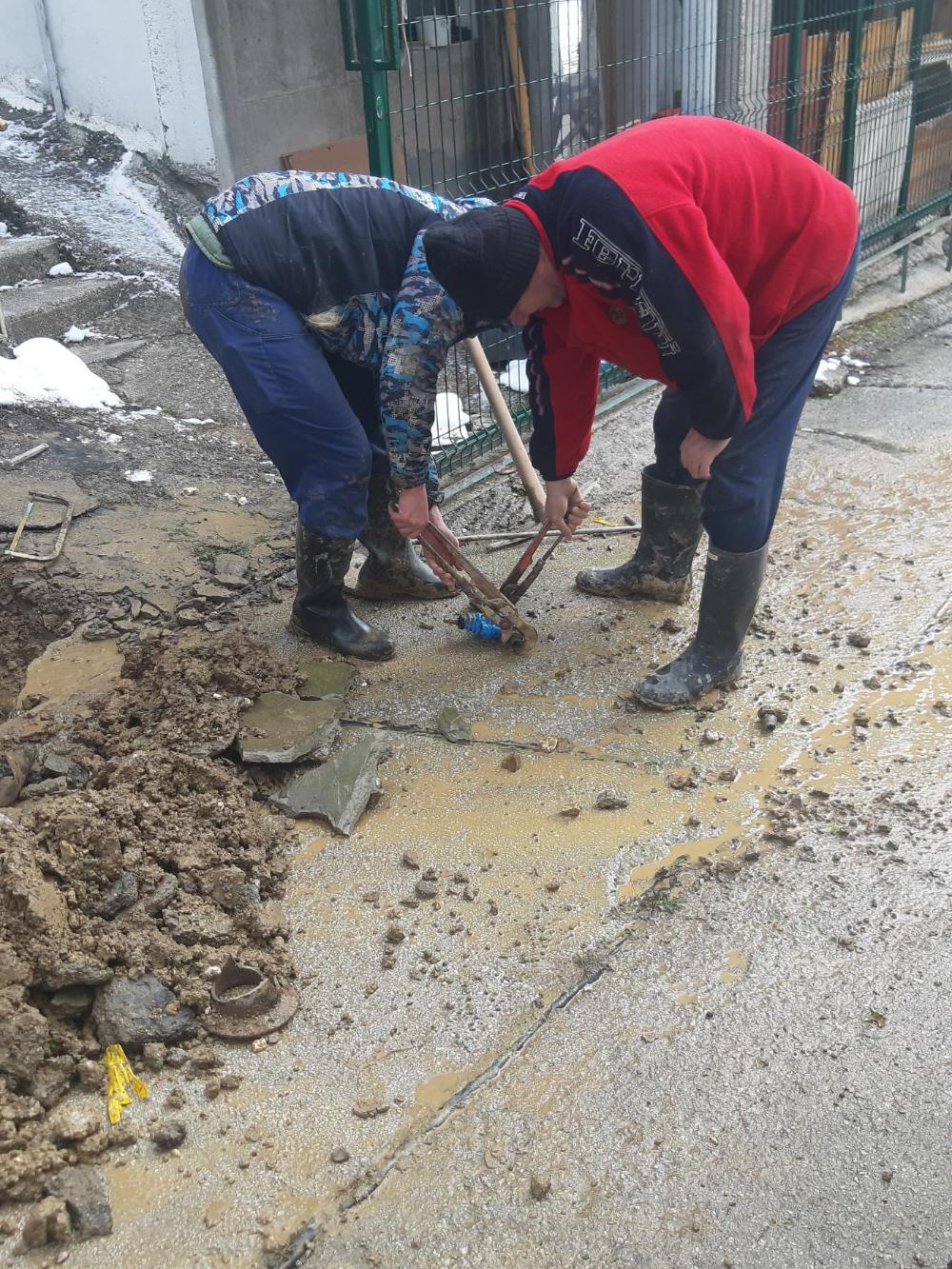 Služba za održavanje vodovodne mreže i objekata:  RADOVI NA VODOVODNOJ MREŽI