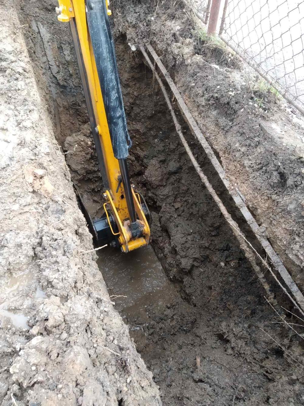 Služba za održavanje vodovodne mreže i objekata:  RADOVI NA VODOVODNOJ MREŽI
