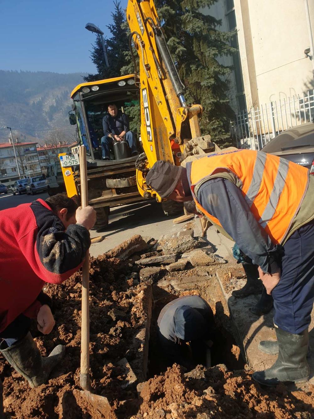 Služba za održavanje vodovodne mreže i objekata:  RADOVI NA VODOVODNOJ MREŽI