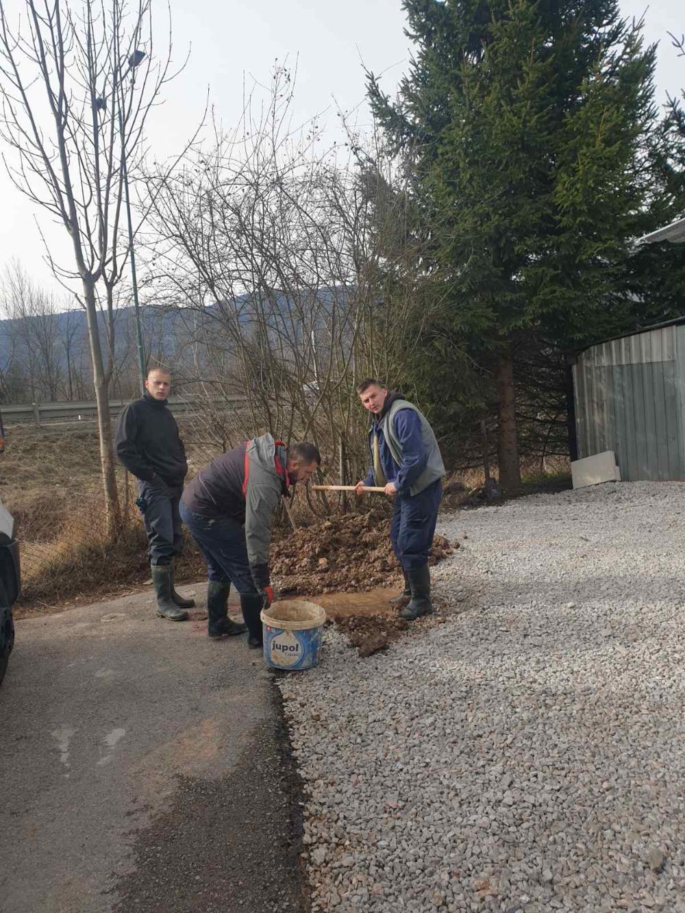 Služba za održavanje vodovodne mreže i objekata:  RADOVI NA VODOVODNOJ MREŽI