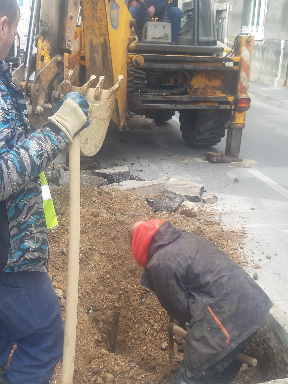 Služba za održavanje vodovodne mreže i objekata:  RADOVI NA VODOVODNOJ MREŽI