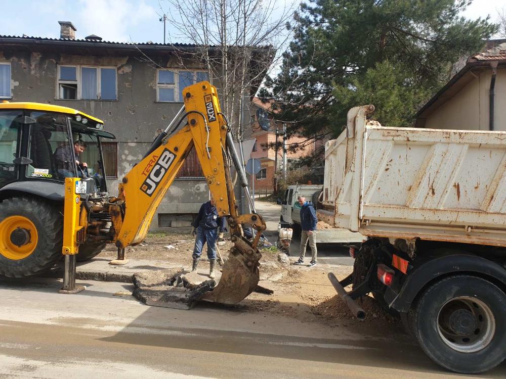 Služba za održavanje vodovodne mreže i objekata:  RADOVI NA VODOVODNOJ MREŽI