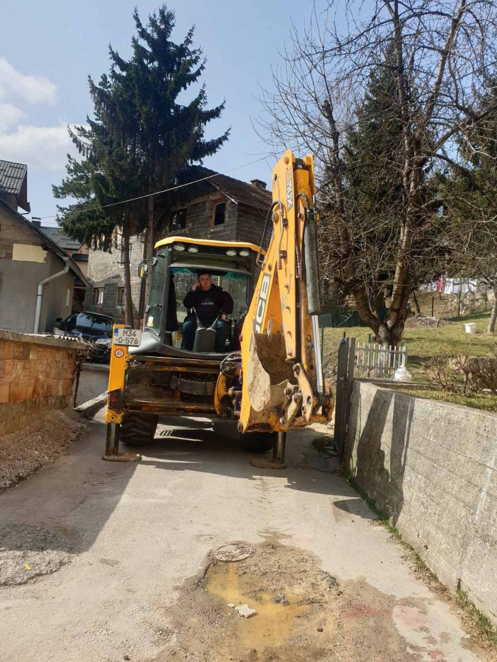 Služba za održavanje vodovodne mreže i objekata:  RADOVI NA VODOVODNOJ MREŽI