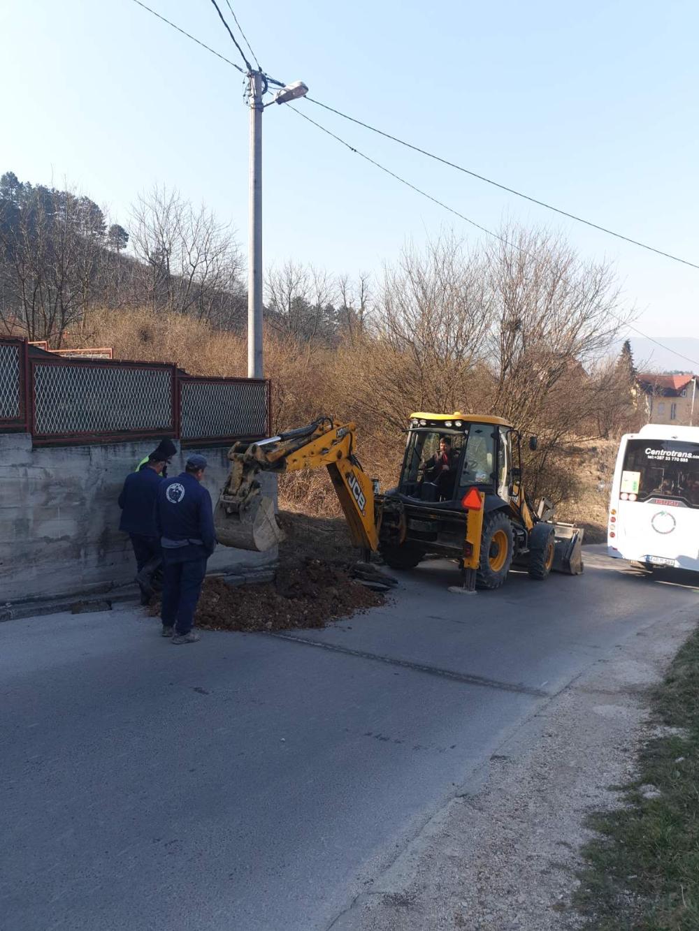 Služba za održavanje vodovodne mreže i objekata:  RADOVI NA VODOVODNOJ MREŽI