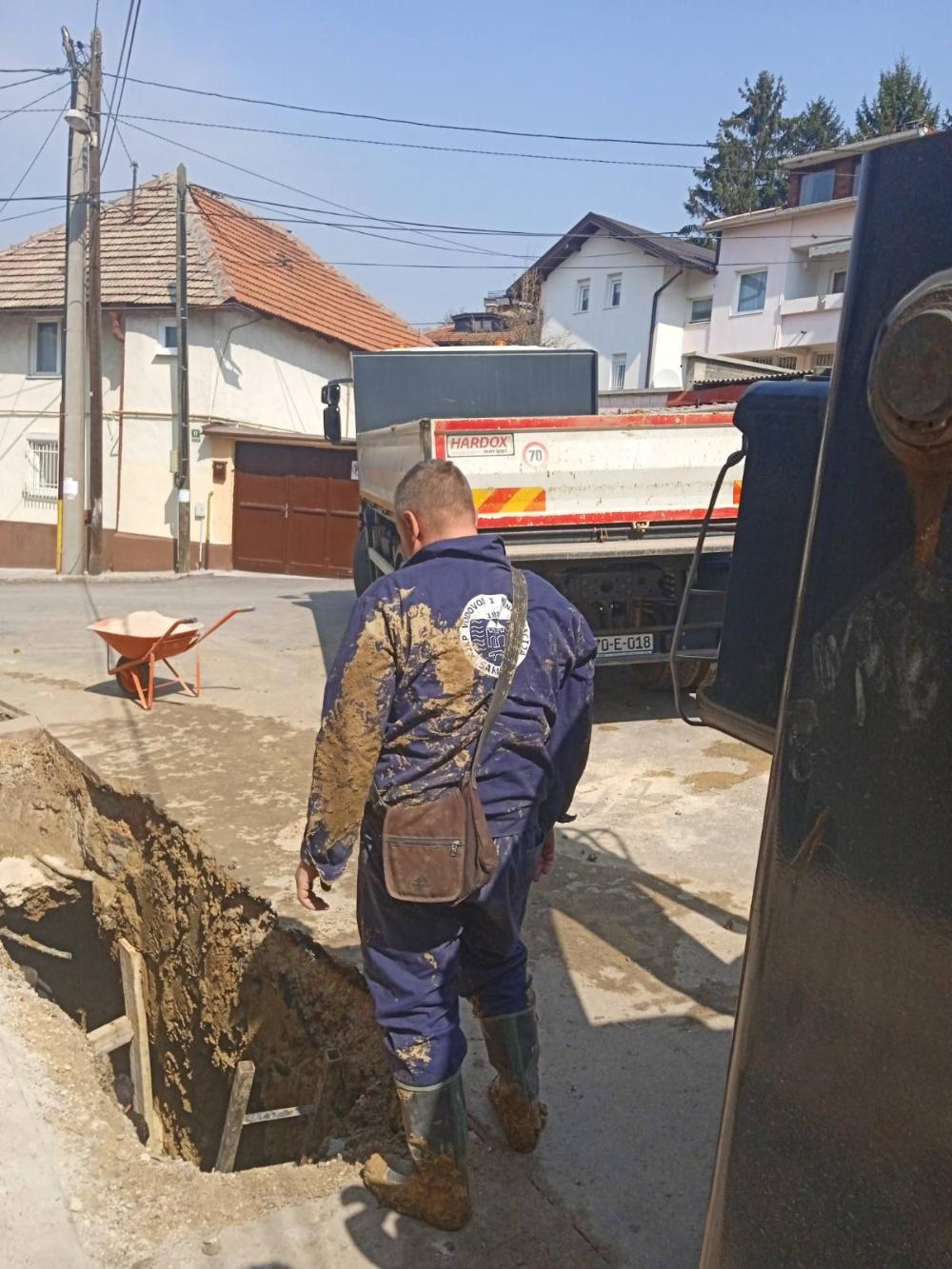 Služba održavanja kanalizacione mreže i objekata: RADOVI NA KANALIZACIONOJ MREŽI