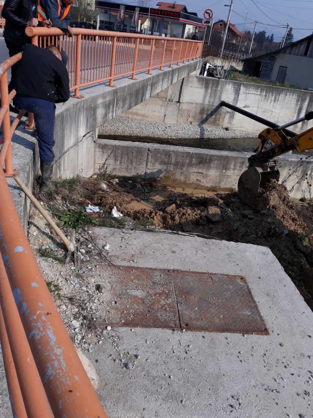 Služba za održavanje vodovodne mreže i objekata:  RADOVI NA VODOVODNOJ MREŽI